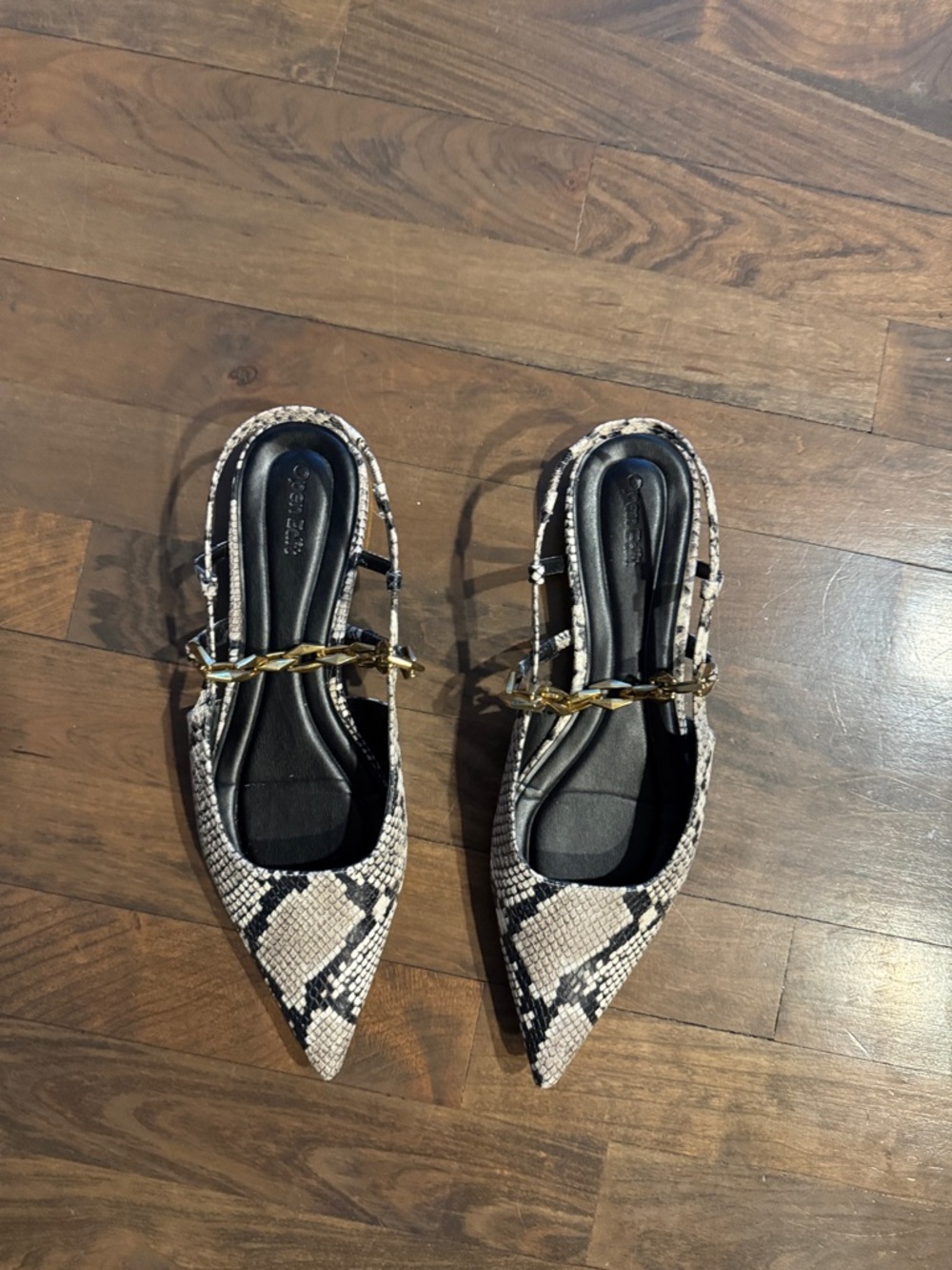 Pointed-Toe Snake-Print Slingback Flats with Gold Chain - Black/White